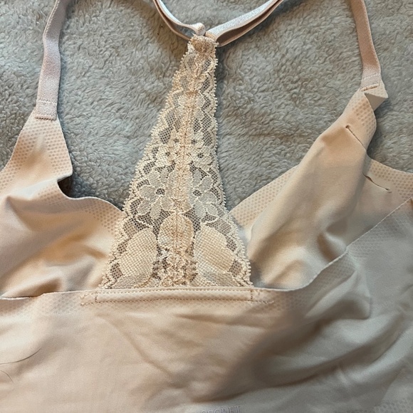 Victorias Secret Seamless Naked's Smooth Raw Laser Cut Racerback Bralette Bra - Picture 2 of 4